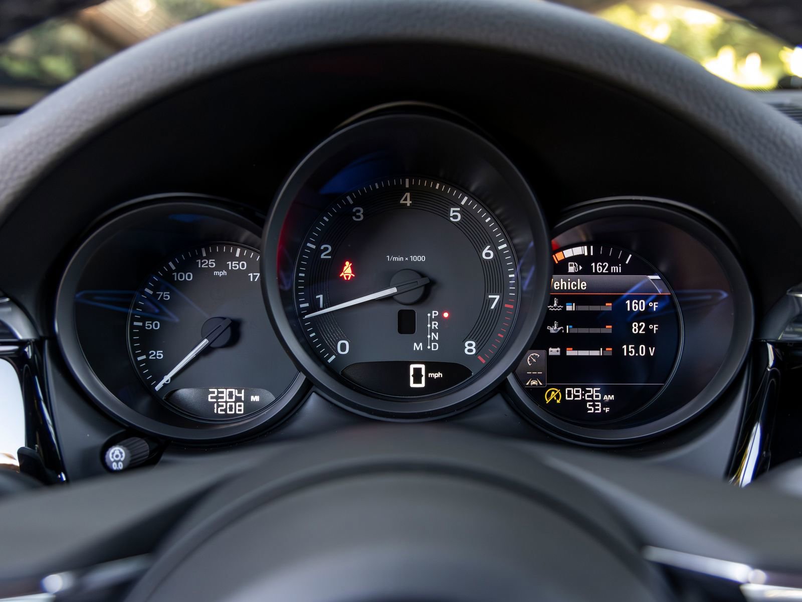 Certified 2025 Porsche Macan AWD/4WD image 33