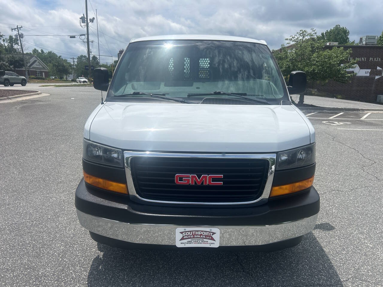 Used 2019 GMC Savana 2500 w/ Driver Convenience Package RWD image 4