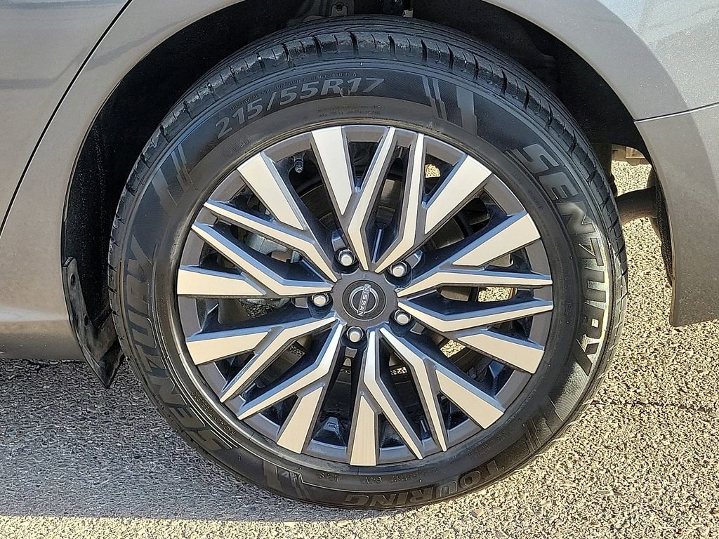 Used 2023 Nissan Altima 2.5 SV AWD/4WD image 14