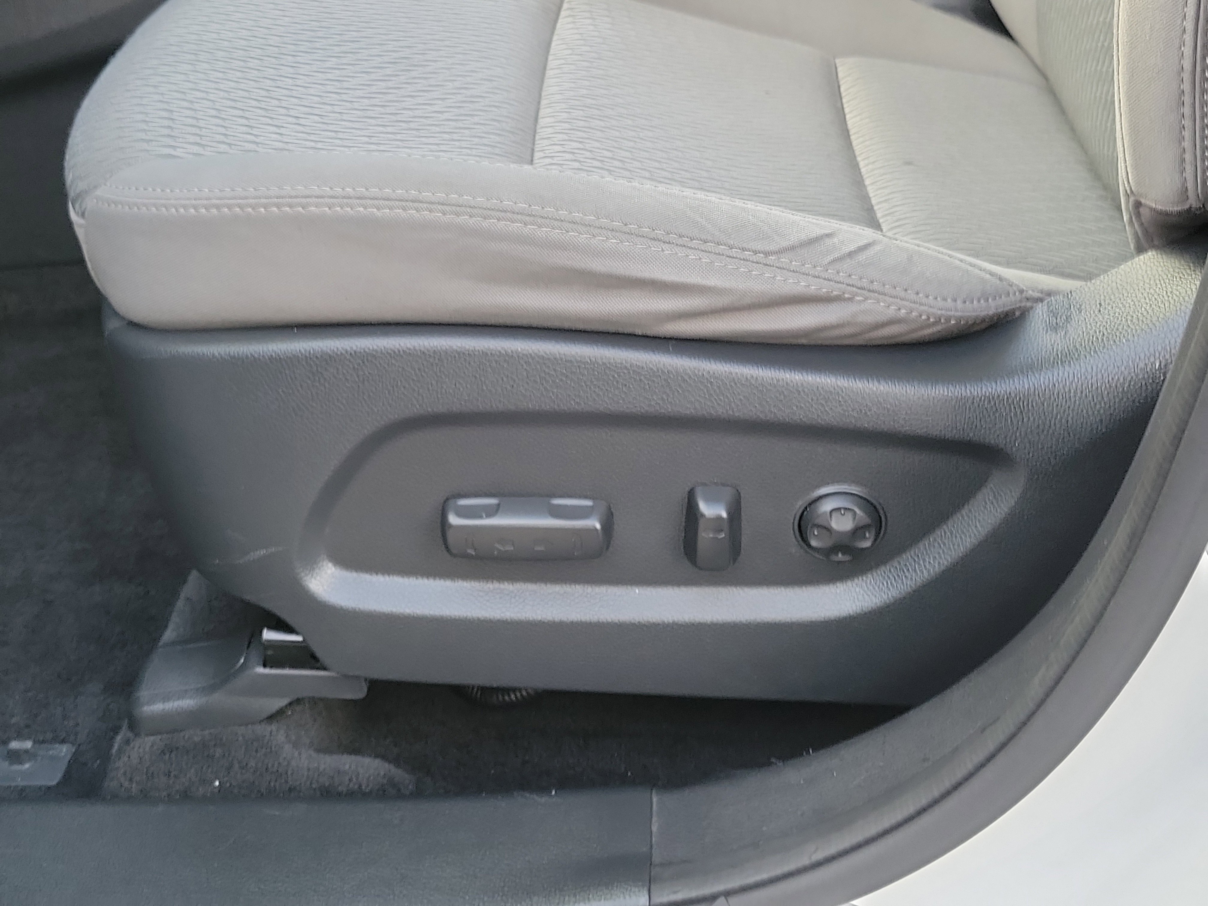 Used 2018 Hyundai Santa Fe SE image 17