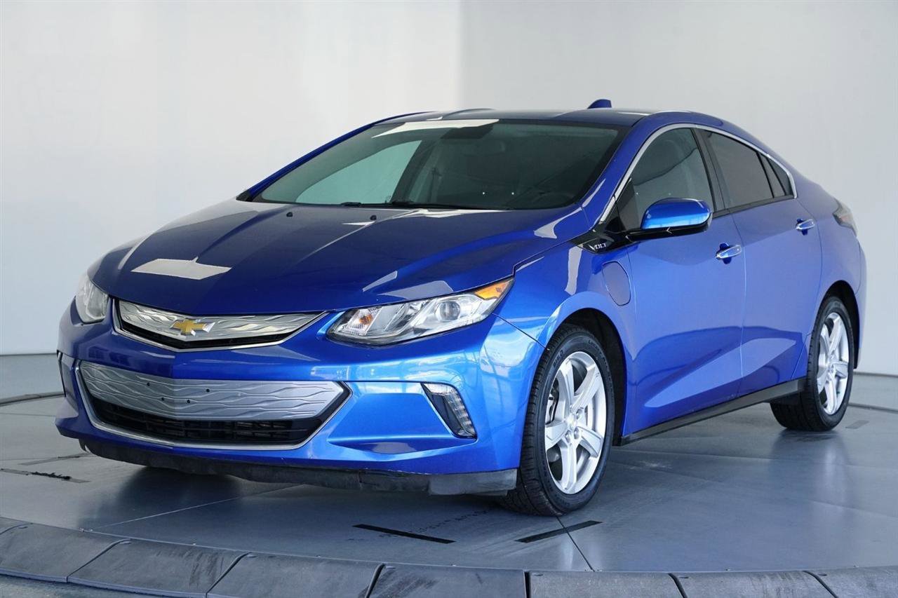 Used 2017 Chevrolet Volt LT w/ Comfort Package image 2