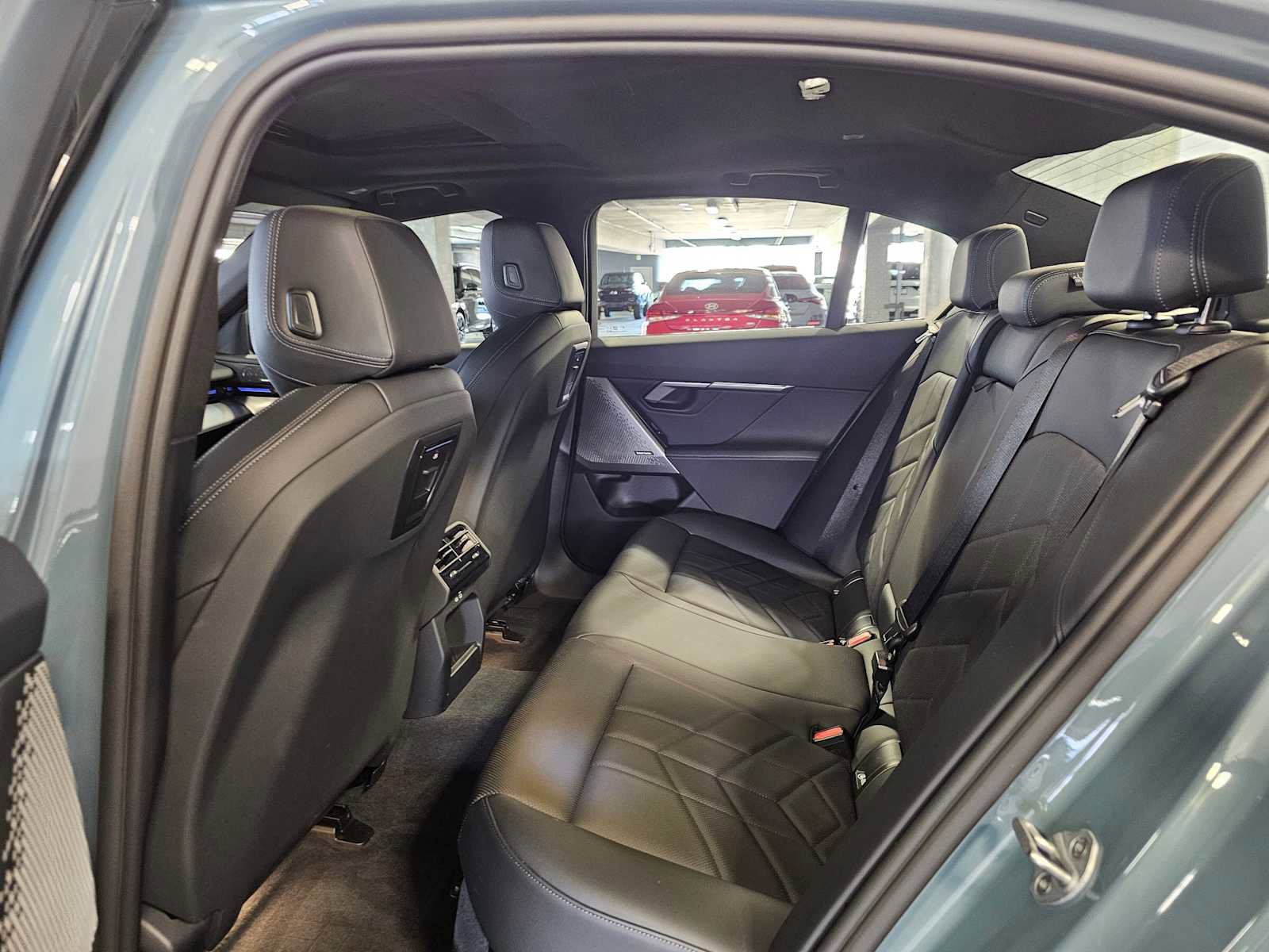 Used 2025 BMW 530i xDrive w/ M Sport Package image 32