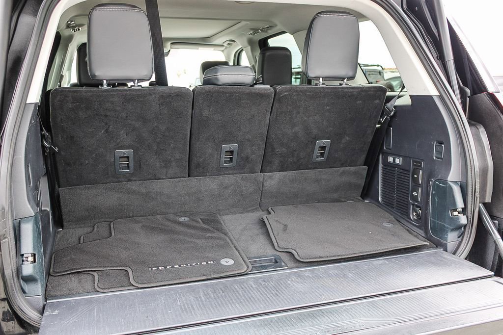 Used 2025 Ford Expedition Platinum AWD/4WD image 28
