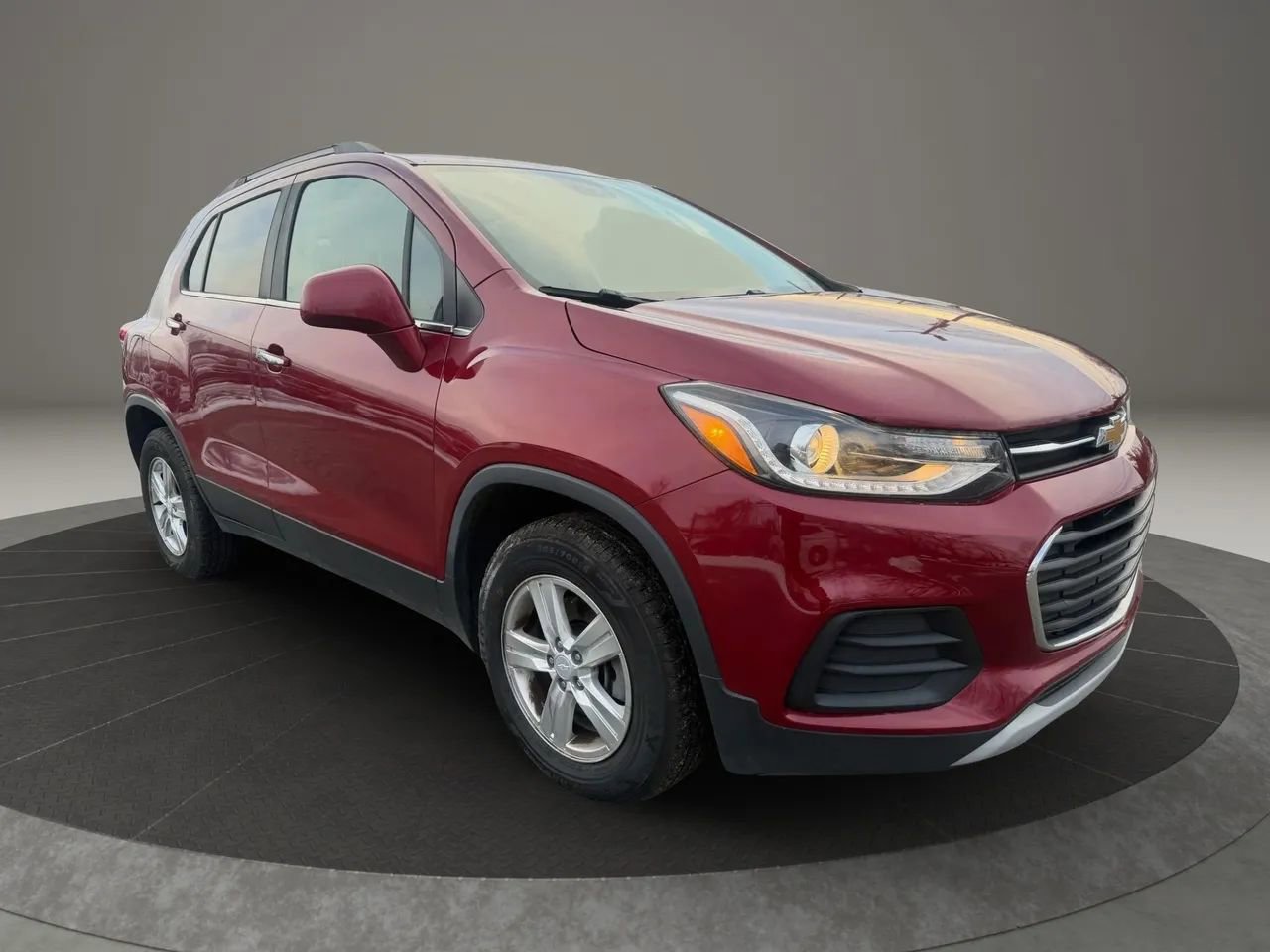 Used 2019 Chevrolet Trax LT w/ Driver Confidence Package image 3