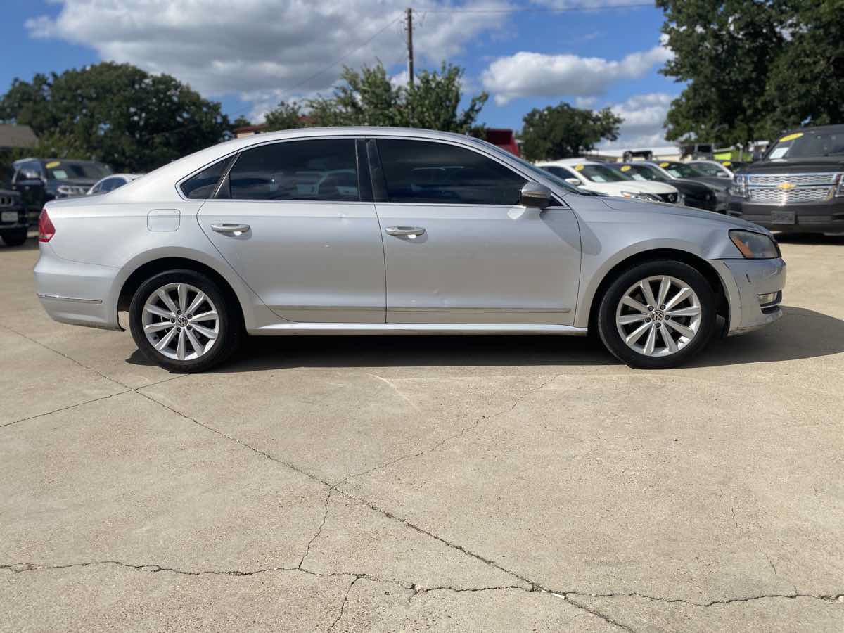 Used 2012 Volkswagen Passat 2.5 SEL FWD image 8