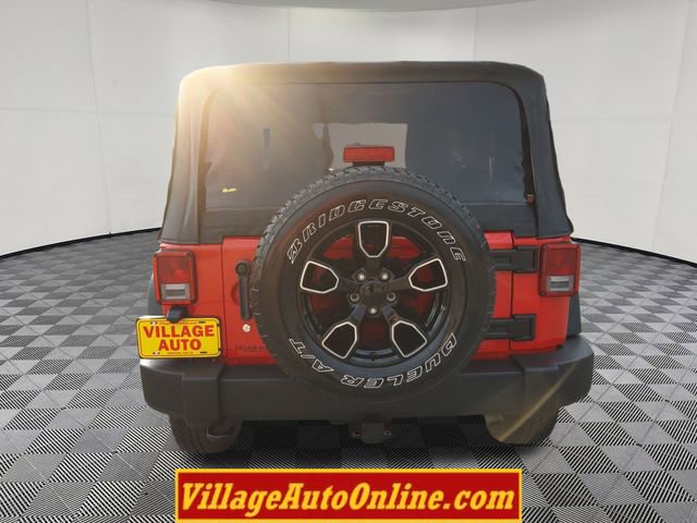 Used 2012 Jeep Wrangler Rubicon w/ PWR Convenience Group image 3