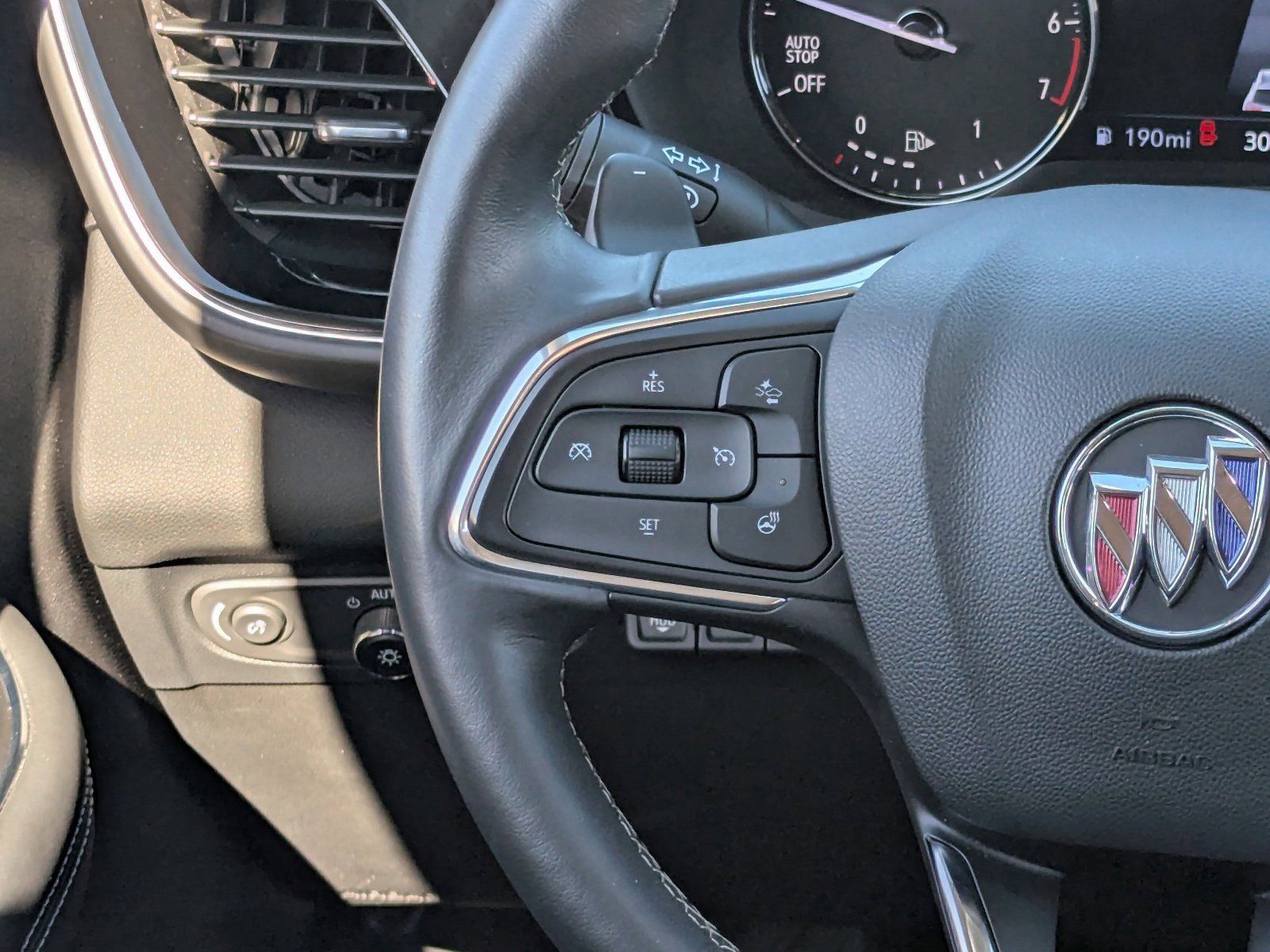 Used 2023 Buick Envision Avenir image 20