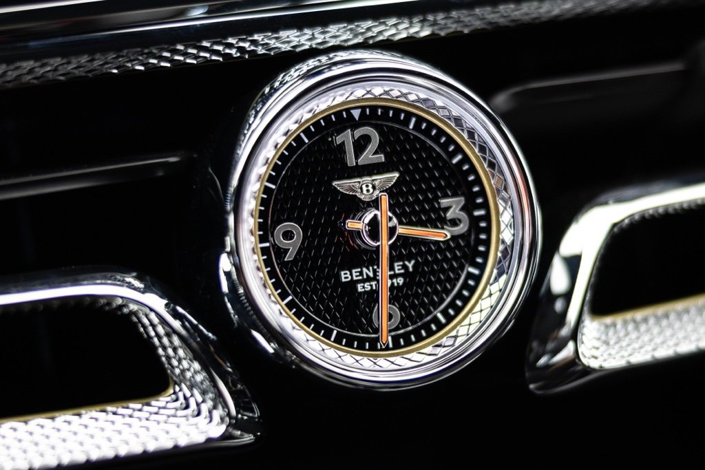 Used 2025 Bentley Flying Spur Plug-In Hybrid image 23