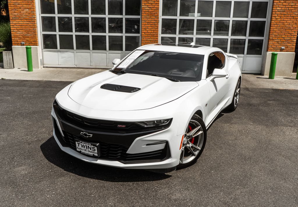 Used 2019 Chevrolet Camaro SS RWD image 2