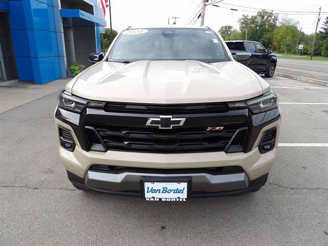 Certified 2024 Chevrolet Colorado Z71 w/ Z71 Convenience Package 2 AWD/4WD image 8