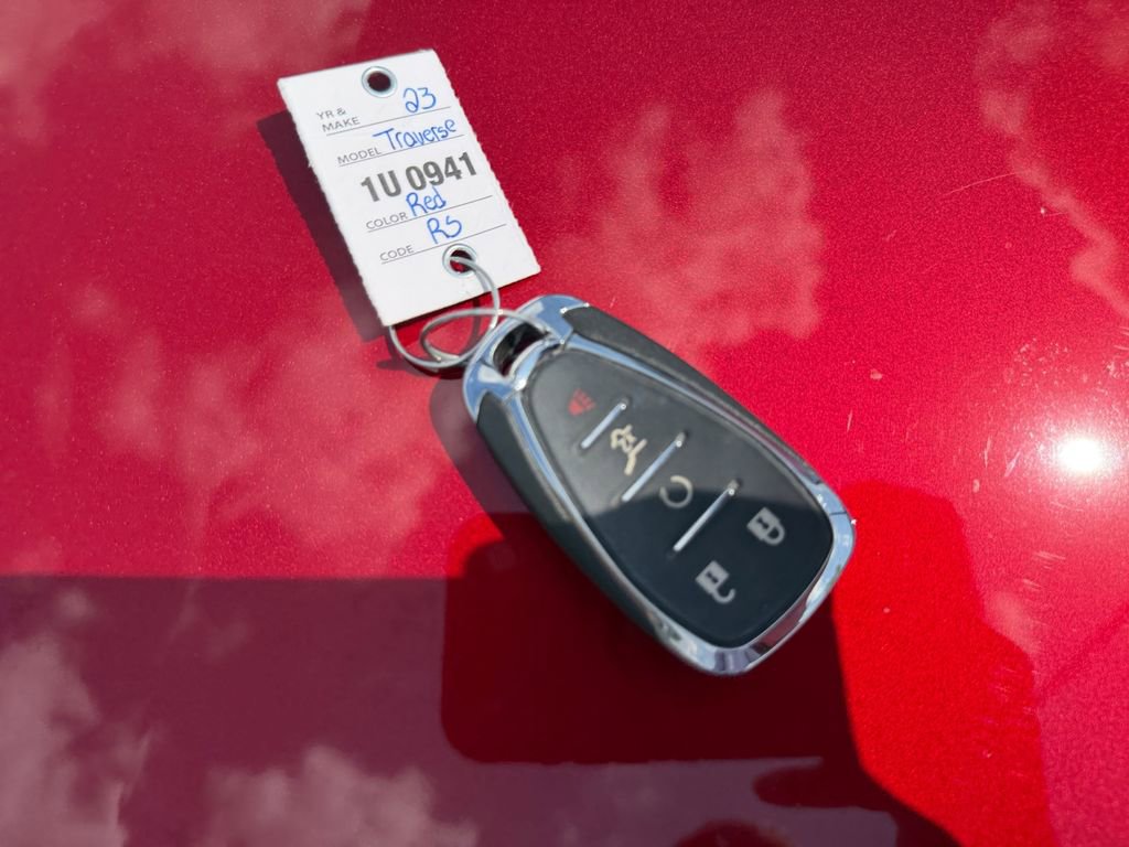 Used 2023 Chevrolet Traverse RS AWD/4WD image 32