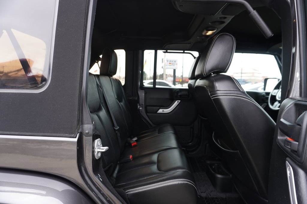 Used 2018 Jeep Wrangler Unlimited Sahara w/ Max Tow Package image 28