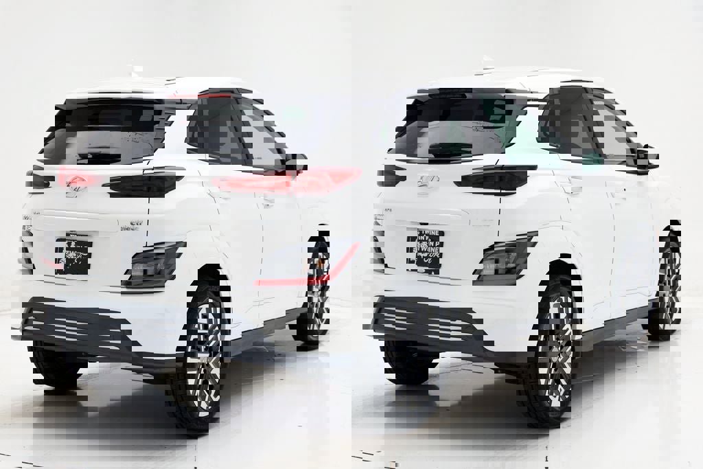 Used 2023 Hyundai Kona SE w/ Cargo Package image 9