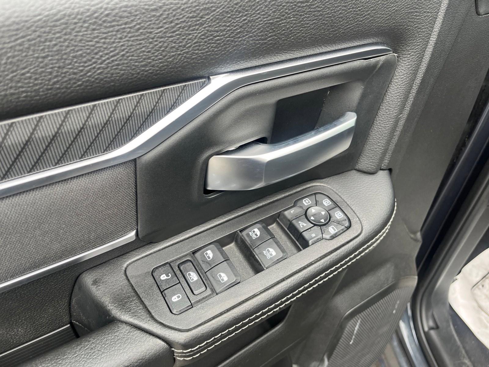 New 2025 RAM 2500 Big Horn AWD/4WD image 14