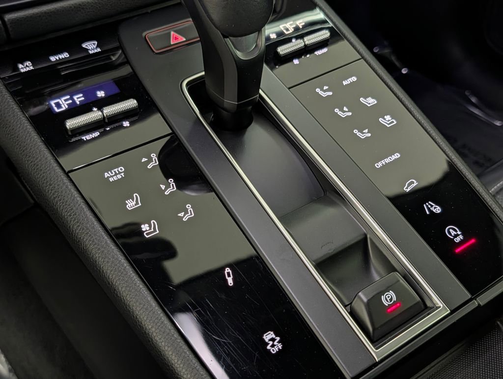 Certified 2023 Porsche Macan S image 34