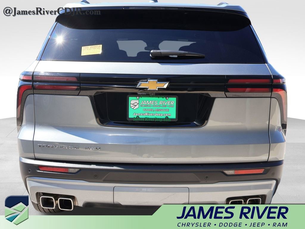 Used 2026 Chevrolet Traverse LT AWD/4WD image 4