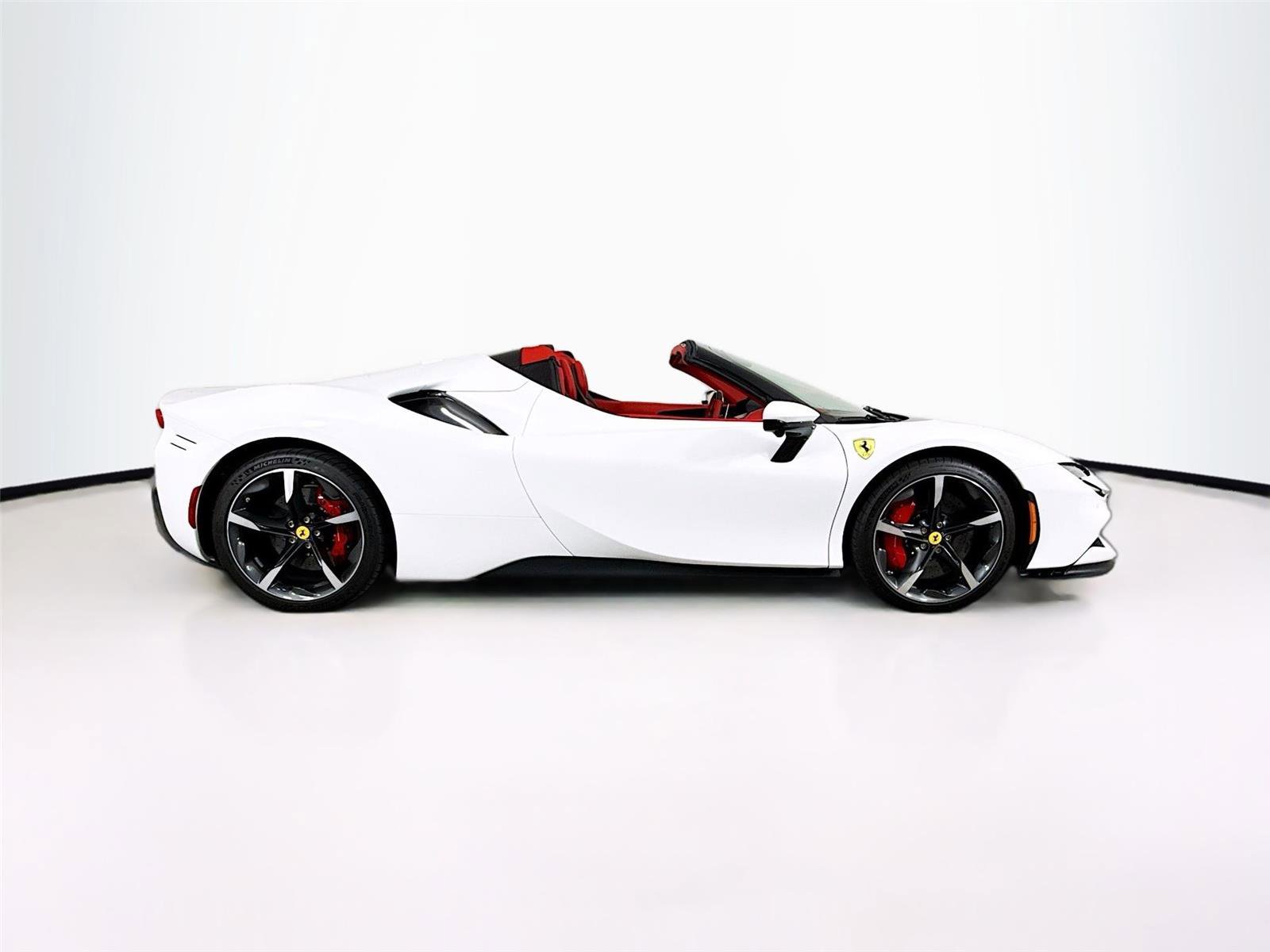 Used 2024 Ferrari SF90 Spider image 14