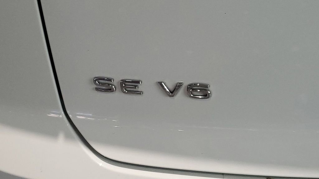 Used 2022 Volkswagen Atlas Cross Sport SE image 8