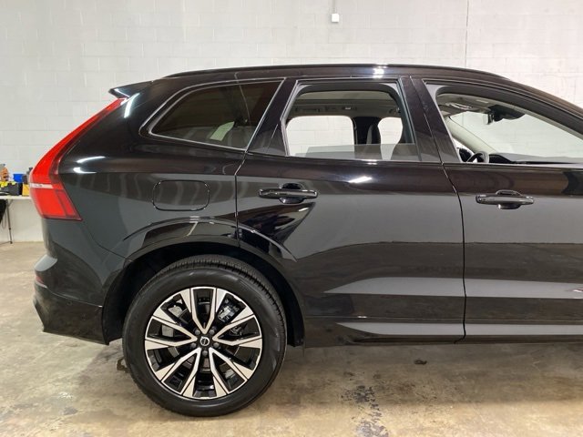 Used 2025 Volvo XC60 B5 Plus image 93