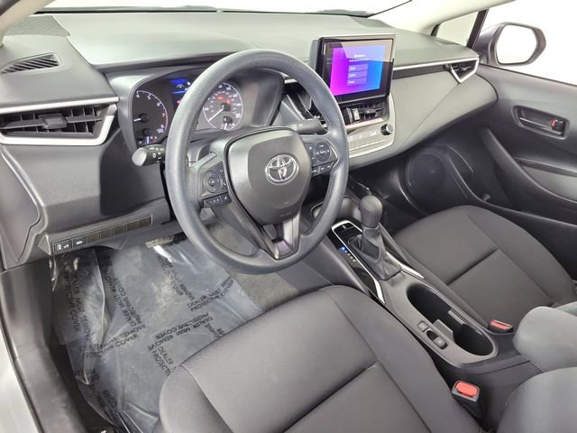 Used 2025 Toyota Corolla LE image 18