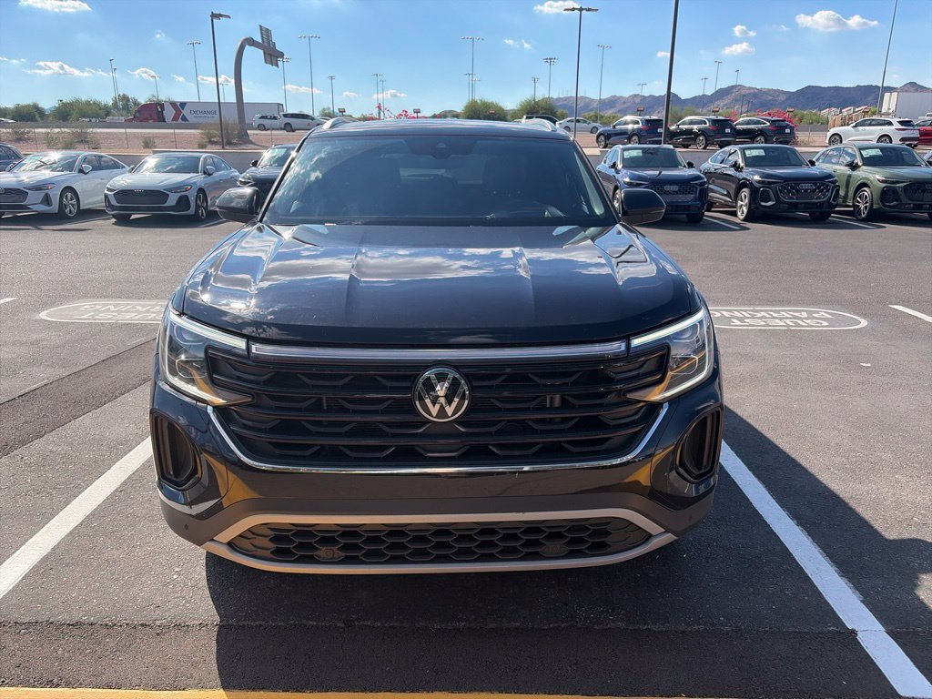Used 2024 Volkswagen Atlas Cross Sport SEL AWD/4WD image 2