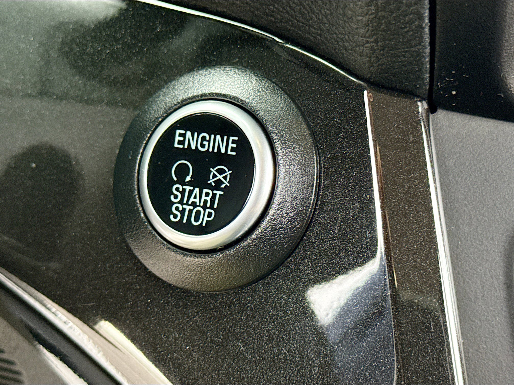 Used 2019 Ford Escape Titanium image 9