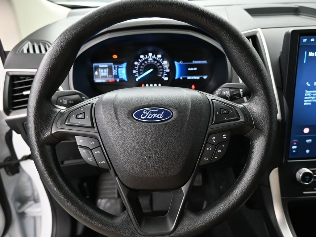 Used 2024 Ford Edge SE w/ Black Appearance Package image 13