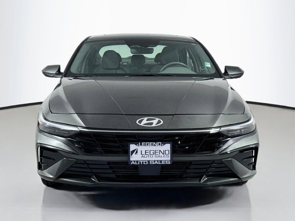 Used 2025 Hyundai Elantra SEL FWD image 3