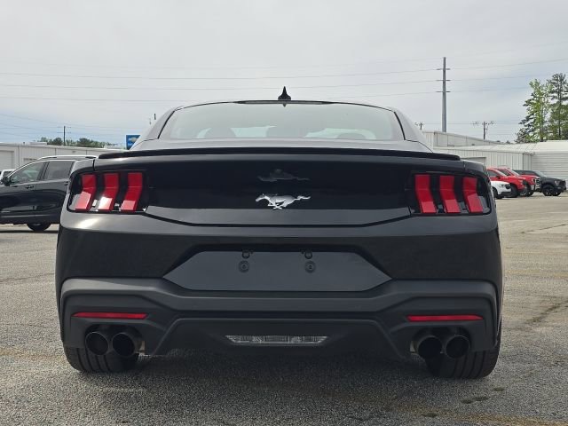 Used 2025 Ford Mustang Premium RWD image 4