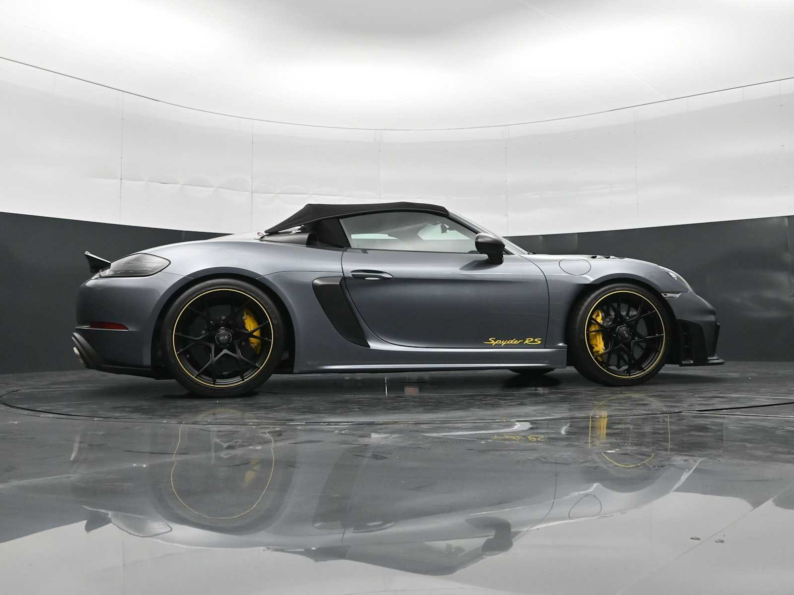 Certified 2025 Porsche 718 Boxster Spyder RS RWD image 41