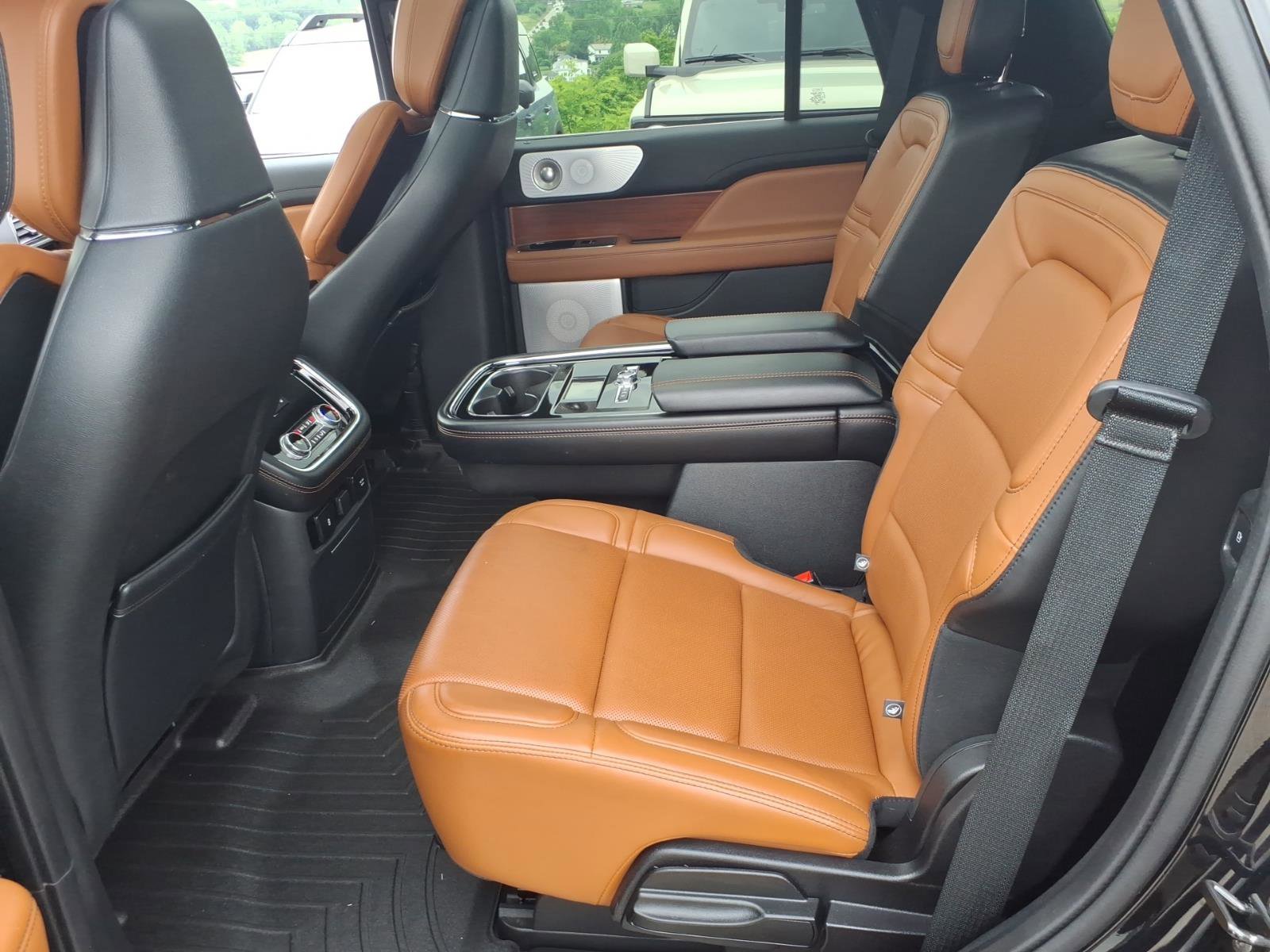 Used 2020 Lincoln Navigator Reserve w/ Luxury Package AWD/4WD image 9