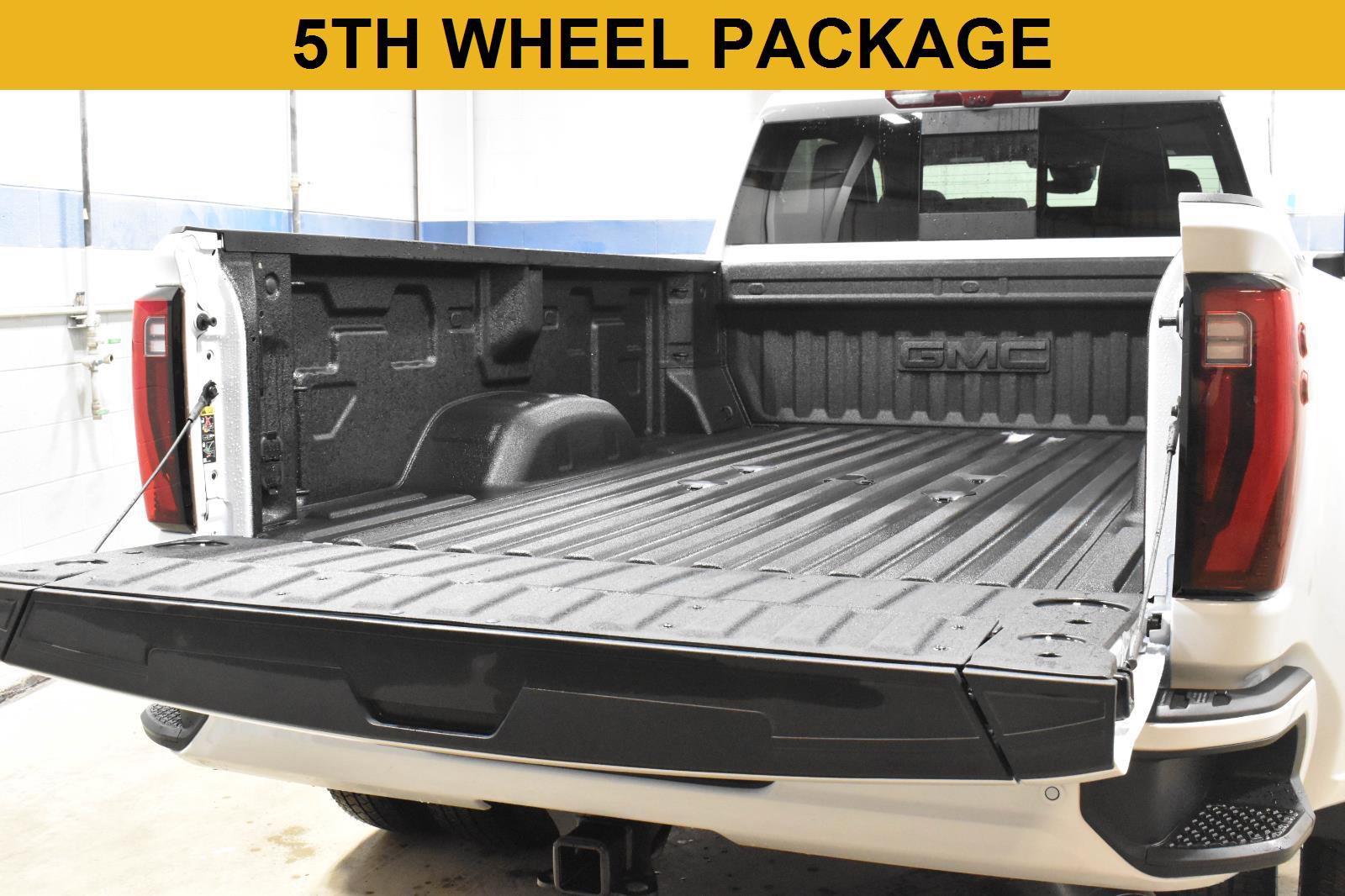 Used 2026 GMC Sierra 3500 Denali Ultimate AWD/4WD image 6