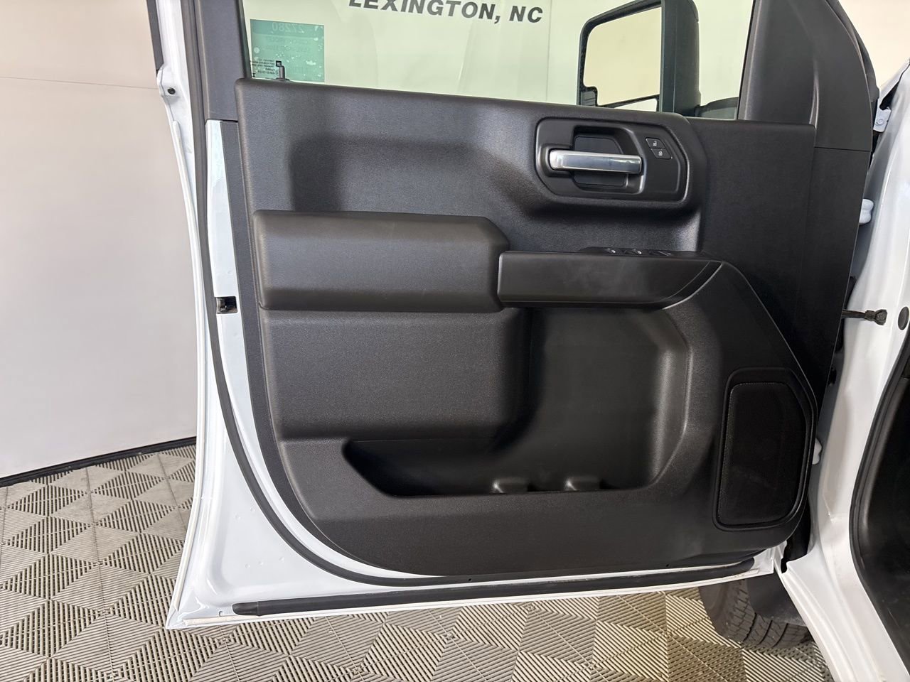 Used 2025 Chevrolet Silverado 3500 W/T image 7