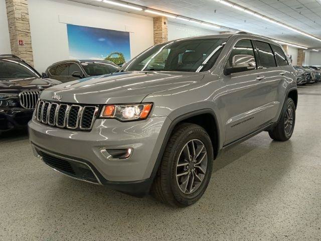 Used 2019 Jeep Grand Cherokee Limited AWD/4WD image 2