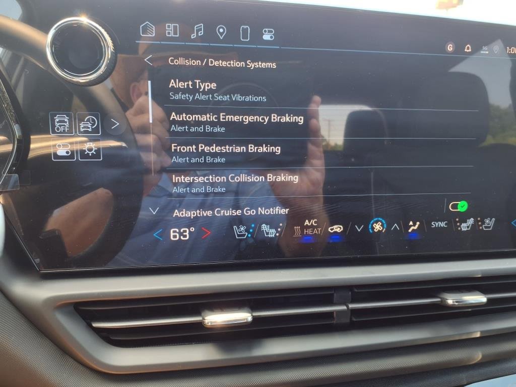 New 2025 Chevrolet Silverado EV LT image 24