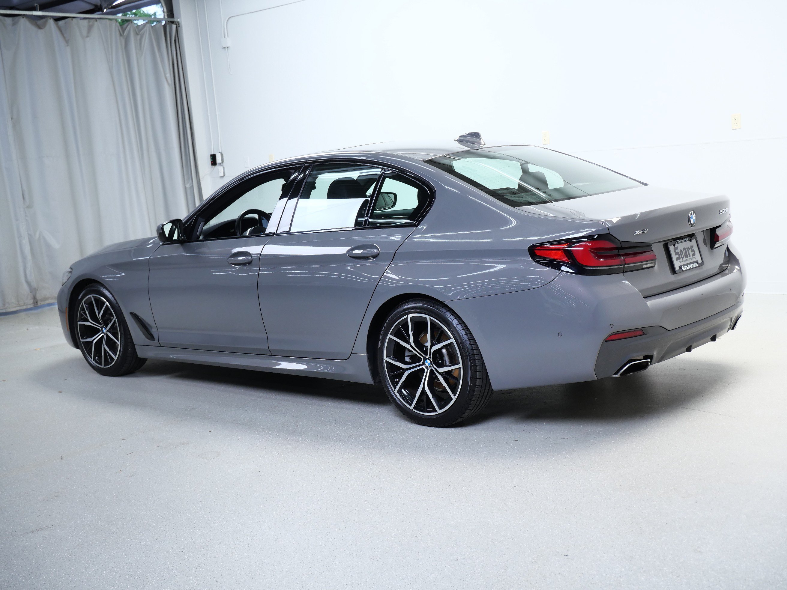 Used 2021 BMW 530i xDrive AWD/4WD image 10