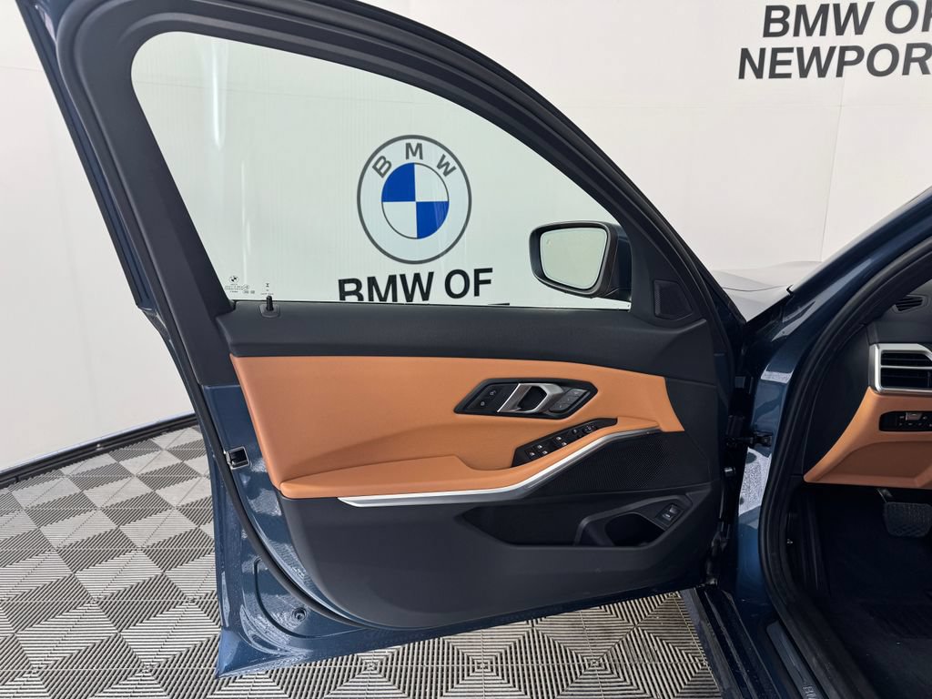 New 2026 BMW 330i xDrive Sedan w/ Convenience Package AWD/4WD image 16