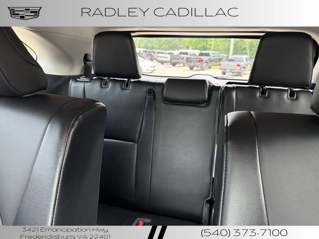 Used 2020 Toyota Highlander XLE AWD/4WD image 13