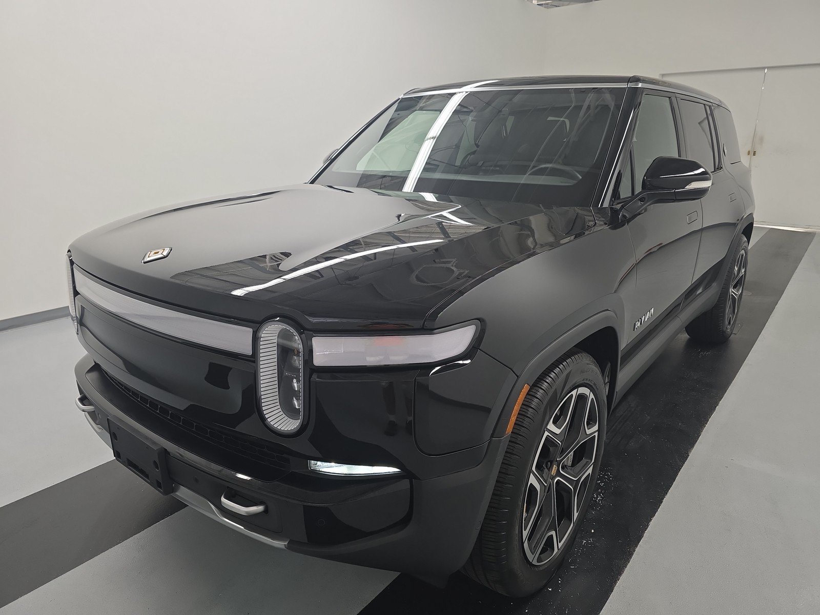 Used 2024 Rivian R1S Adventure