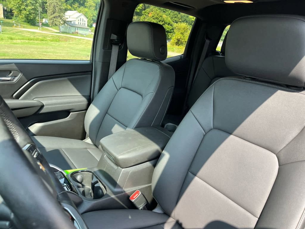 Used 2024 Chevrolet Colorado LT w/ LT Convenience Package III image 25