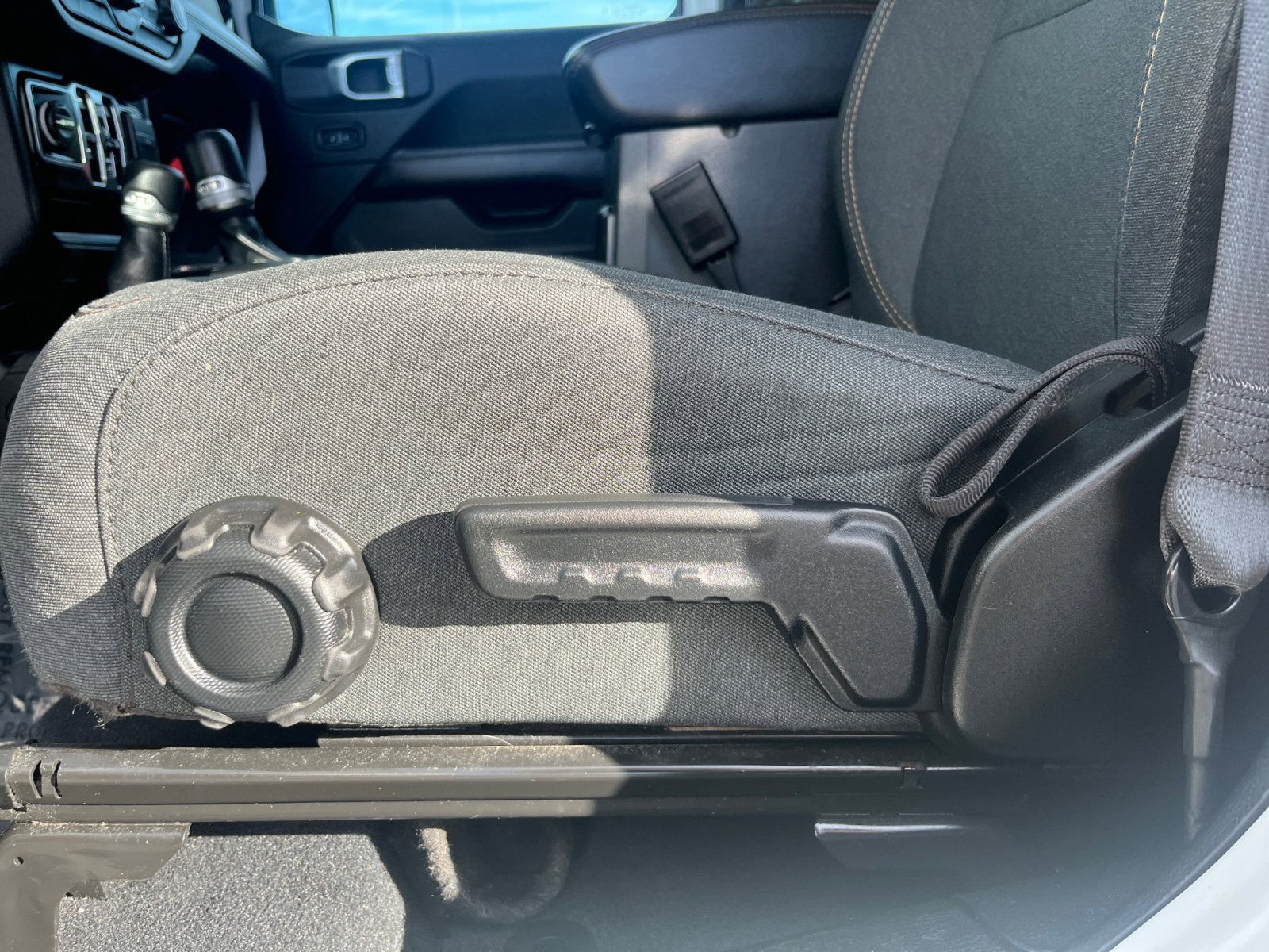 Used 2024 Jeep Wrangler Sahara image 14