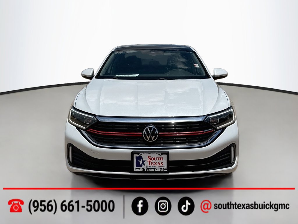 Used 2024 Volkswagen Jetta SEL FWD image 2