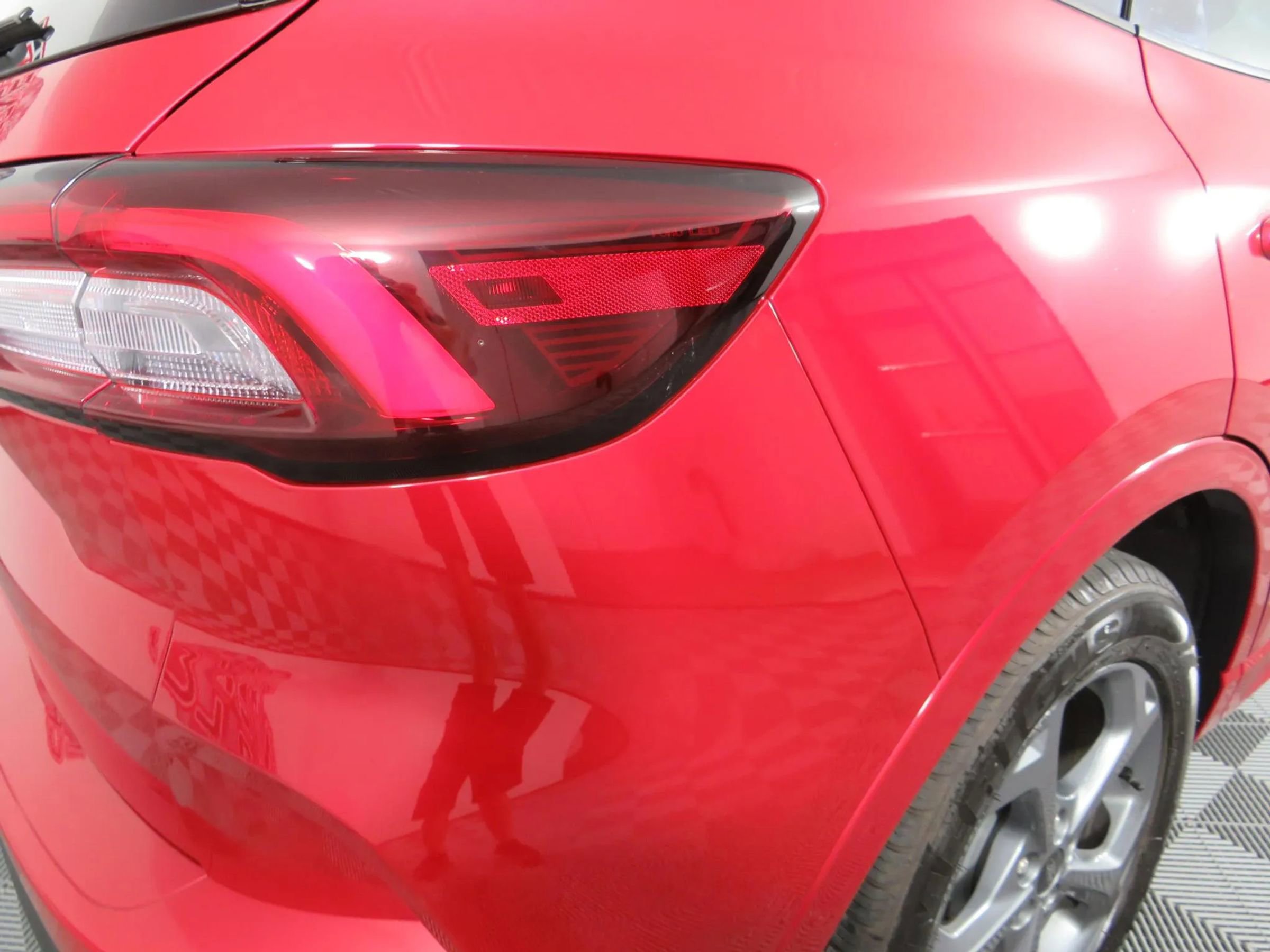 Used 2024 Ford Escape ST-Line image 30