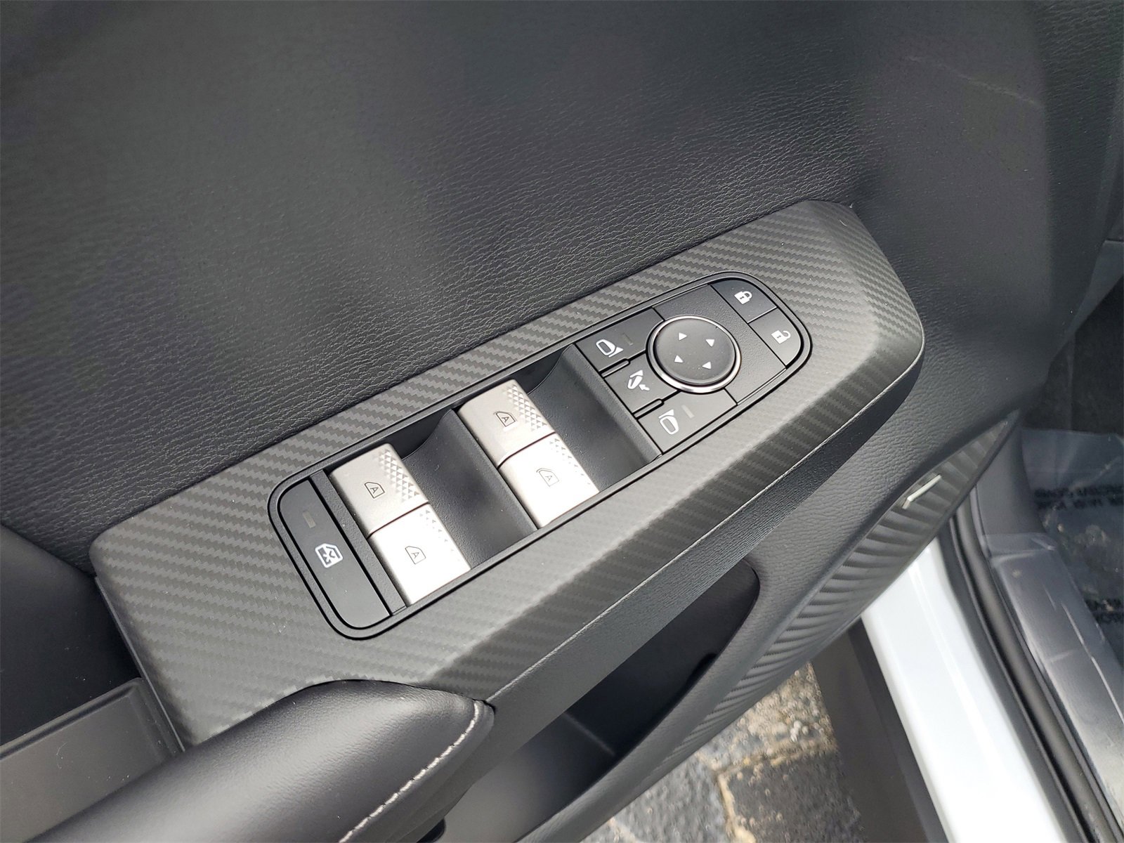 New 2026 Mitsubishi Outlander Trail Edition image 9