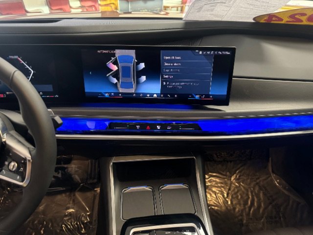 Used 2024 BMW 760i xDrive w/ Executive Package image 20