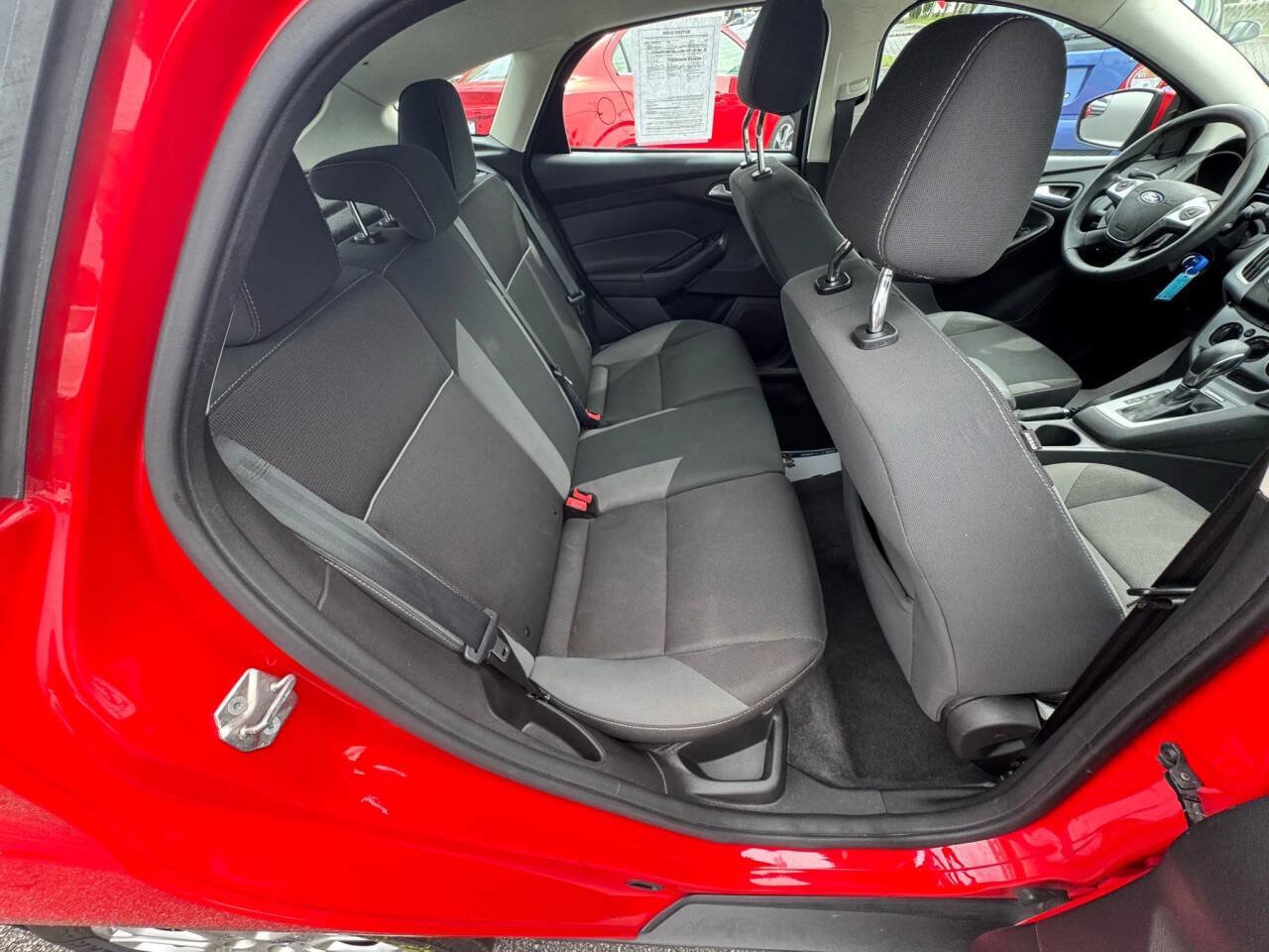 Used 2012 Ford Focus SE FWD image 16