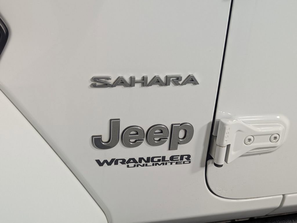 Used 2019 Jeep Wrangler Unlimited Sahara AWD/4WD image 9