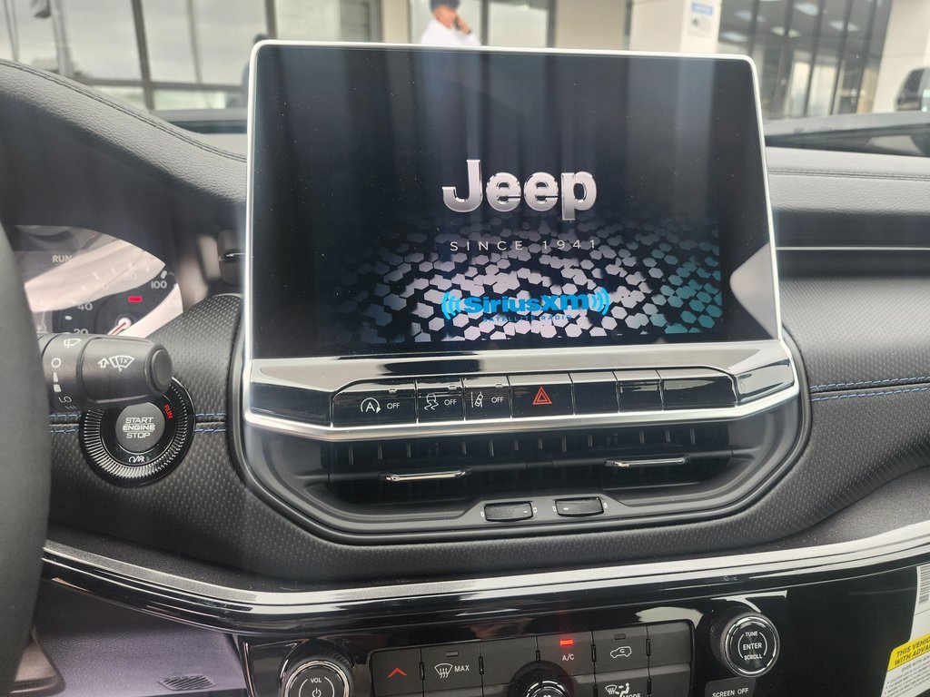 New 2026 Jeep Compass Latitude image 12