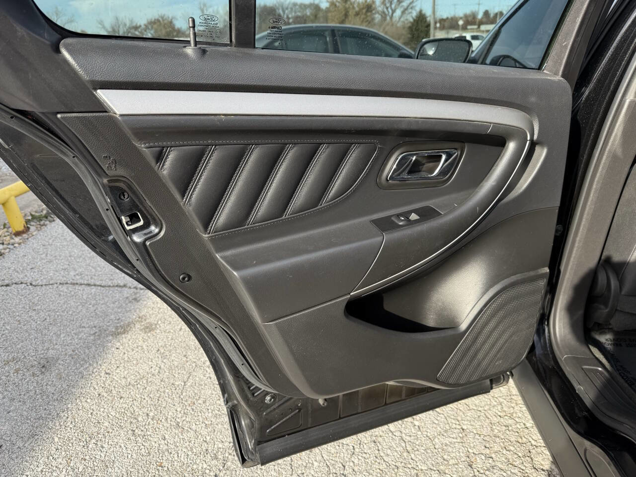 Used 2013 Ford Taurus SEL image 22