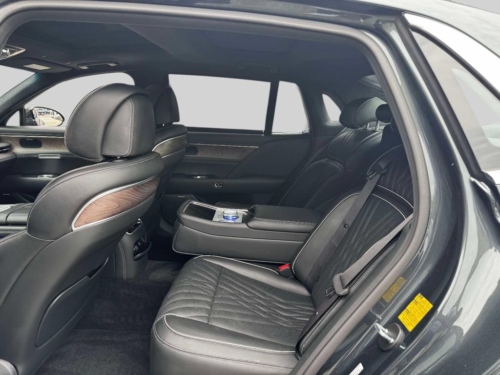 Used 2023 Genesis G90 3.5T AWD/4WD image 11